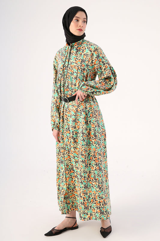 Allday - Yakası Fularlı Emprime Desen Işıltılı Elbise - Sarı/Yeşil